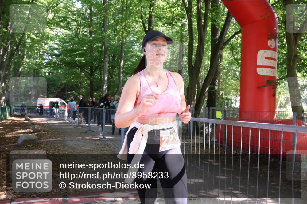 28.09.2025 - 33. Volkslauf durch das schöne Alstertal Strokosch-Dieckow http://msf.ph/oto/8958233 28.09.2025 13:10:39 Ziel  meine-sportfotos.de