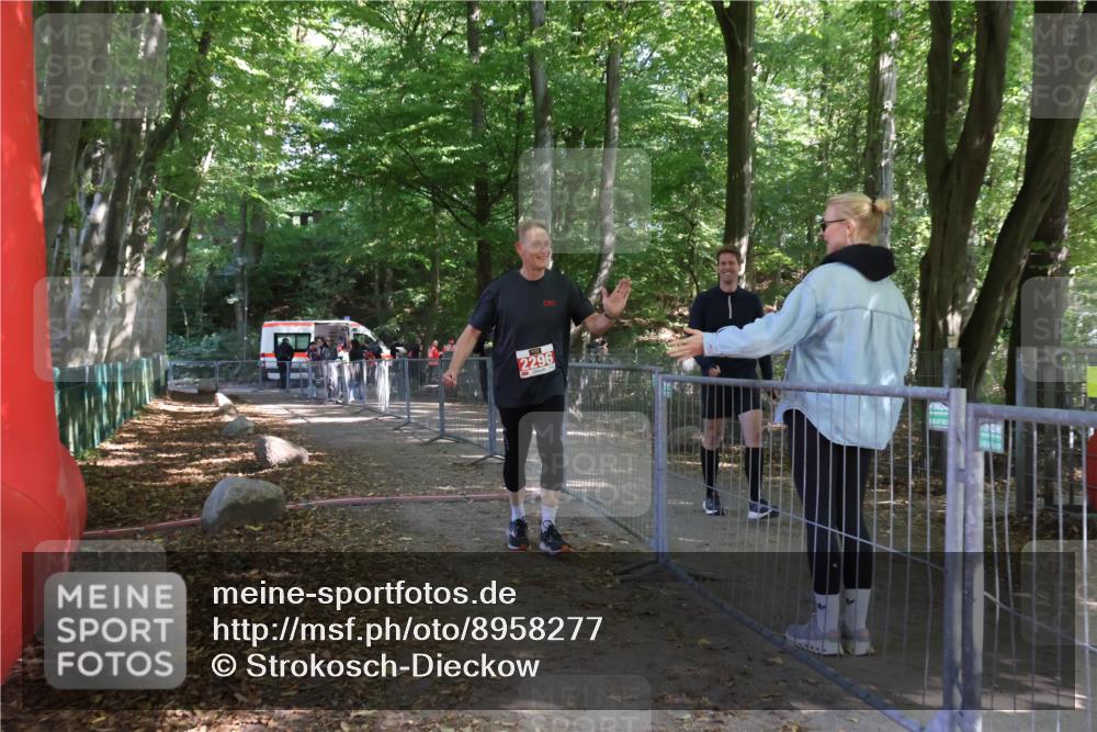 28.09.2025 - 33. Volkslauf durch das schöne Alstertal Strokosch-Dieckow http://msf.ph/oto/8958277 28.09.2025 13:13:59 Ziel 2296 meine-sportfotos.de
