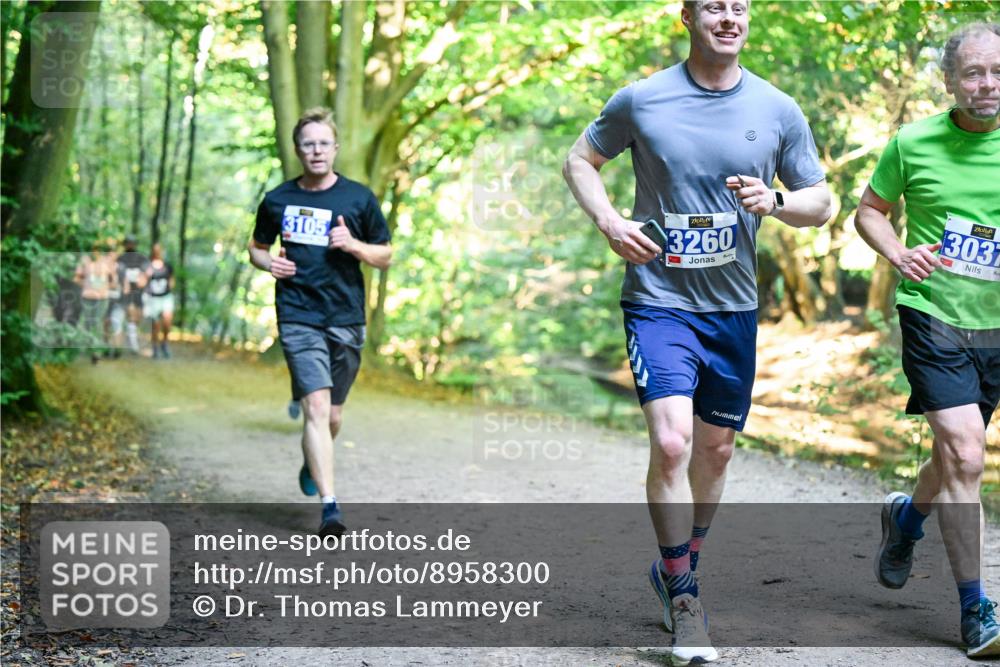 28.09.2025 - 33. Volkslauf durch das schöne Alstertal Dr. Thomas Lammeyer http://msf.ph/oto/8958300 28.09.2025 10:51:15 Laufen 3105, 3260, 3037 meine-sportfotos.de