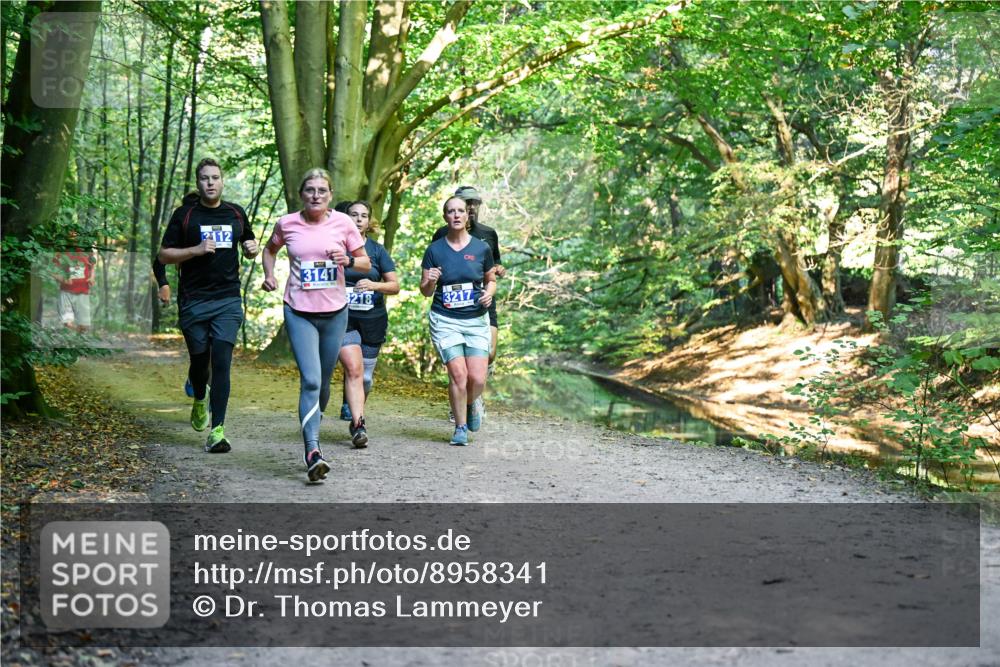 28.09.2025 - 33. Volkslauf durch das schöne Alstertal Dr. Thomas Lammeyer http://msf.ph/oto/8958341 28.09.2025 10:51:21 Laufen 2112, 3141, 3218, 3217 meine-sportfotos.de