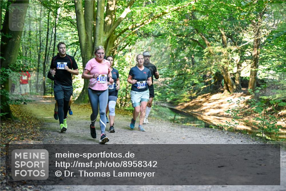 28.09.2025 - 33. Volkslauf durch das schöne Alstertal Dr. Thomas Lammeyer http://msf.ph/oto/8958342 28.09.2025 10:51:21 Laufen 3112, 3141, 278, 3217 meine-sportfotos.de