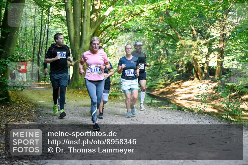 28.09.2025 - 33. Volkslauf durch das schöne Alstertal Dr. Thomas Lammeyer http://msf.ph/oto/8958346 28.09.2025 10:51:22 Laufen 2112, 3141, 3217, 096 meine-sportfotos.de