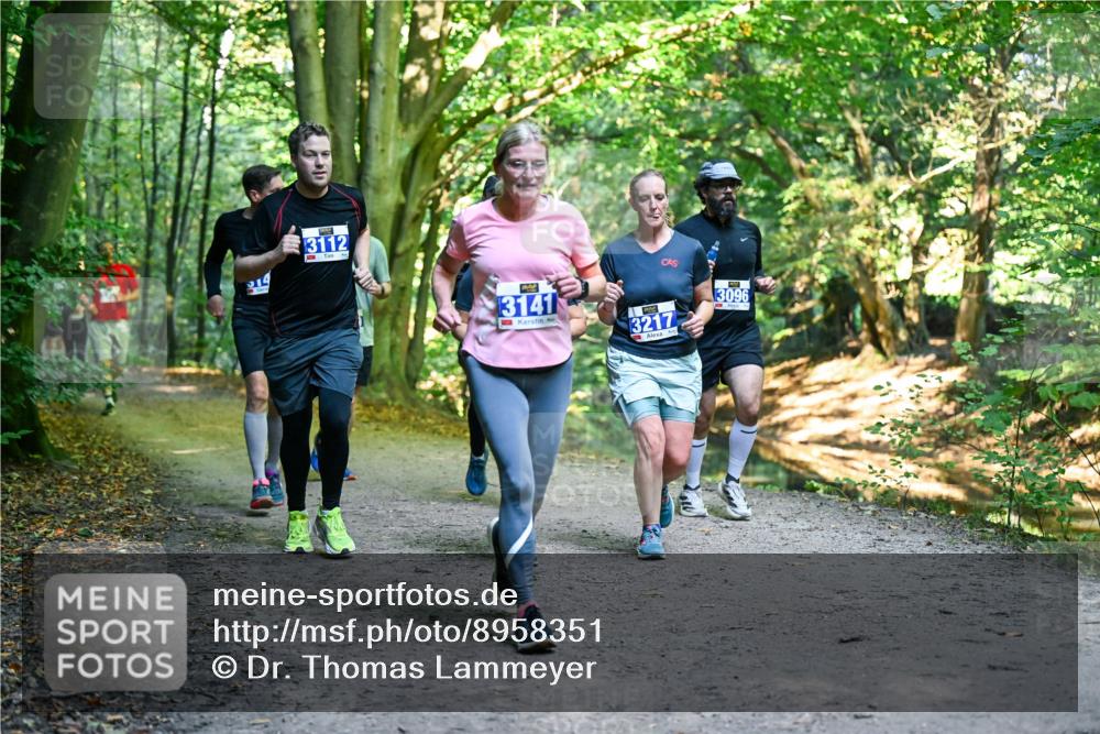 28.09.2025 - 33. Volkslauf durch das schöne Alstertal Dr. Thomas Lammeyer http://msf.ph/oto/8958351 28.09.2025 10:51:22 Laufen 3112, 3141, 3217, 3096 meine-sportfotos.de