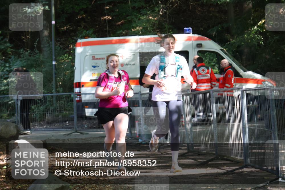 28.09.2025 - 33. Volkslauf durch das schöne Alstertal Strokosch-Dieckow http://msf.ph/oto/8958352 28.09.2025 13:17:22 Ziel 2164, 2409 meine-sportfotos.de