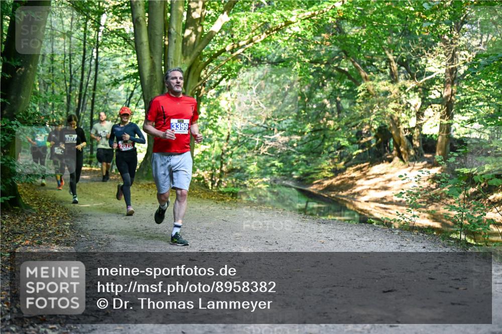 28.09.2025 - 33. Volkslauf durch das schöne Alstertal Dr. Thomas Lammeyer http://msf.ph/oto/8958382 28.09.2025 10:51:27 Laufen 3377, 2575, 13399 meine-sportfotos.de