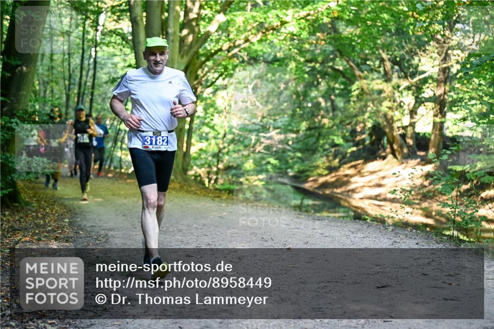 28.09.2025 - 33. Volkslauf durch das schöne Alstertal Dr. Thomas Lammeyer http://msf.ph/oto/8958449 28.09.2025 10:51:37 Laufen 3182 meine-sportfotos.de