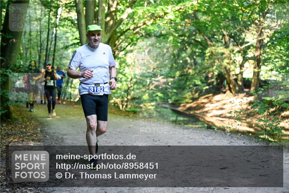 28.09.2025 - 33. Volkslauf durch das schöne Alstertal Dr. Thomas Lammeyer http://msf.ph/oto/8958451 28.09.2025 10:51:37 Laufen 3182 meine-sportfotos.de