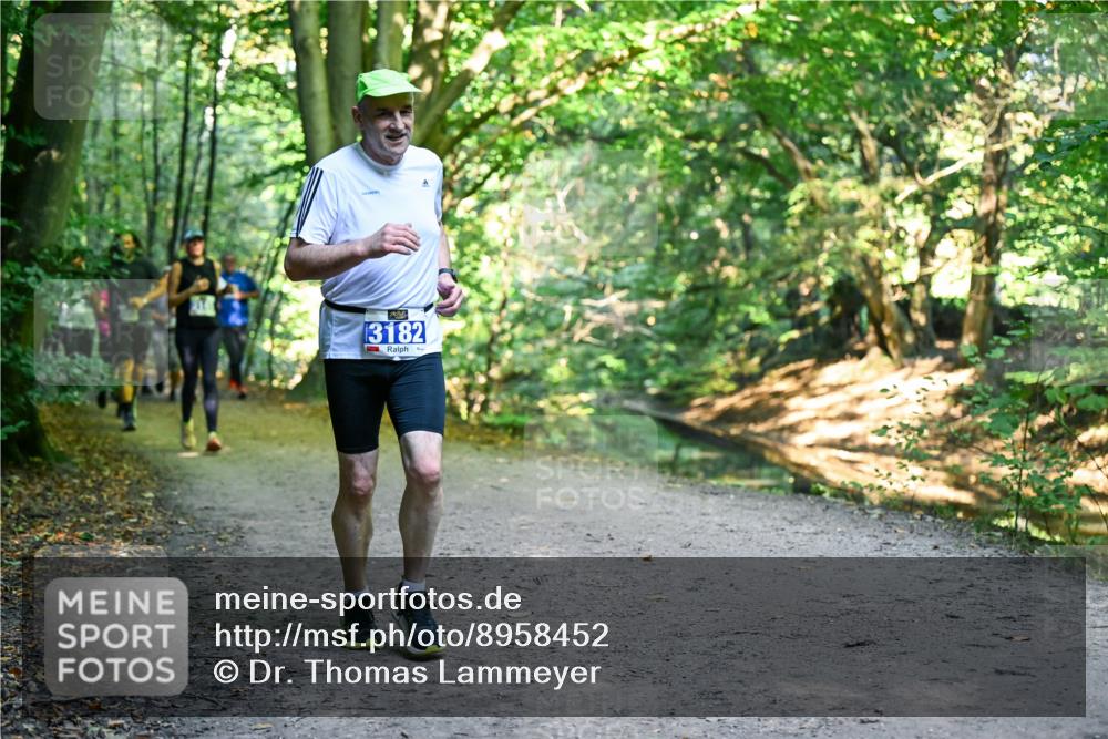 28.09.2025 - 33. Volkslauf durch das schöne Alstertal Dr. Thomas Lammeyer http://msf.ph/oto/8958452 28.09.2025 10:51:37 Laufen 3182 meine-sportfotos.de