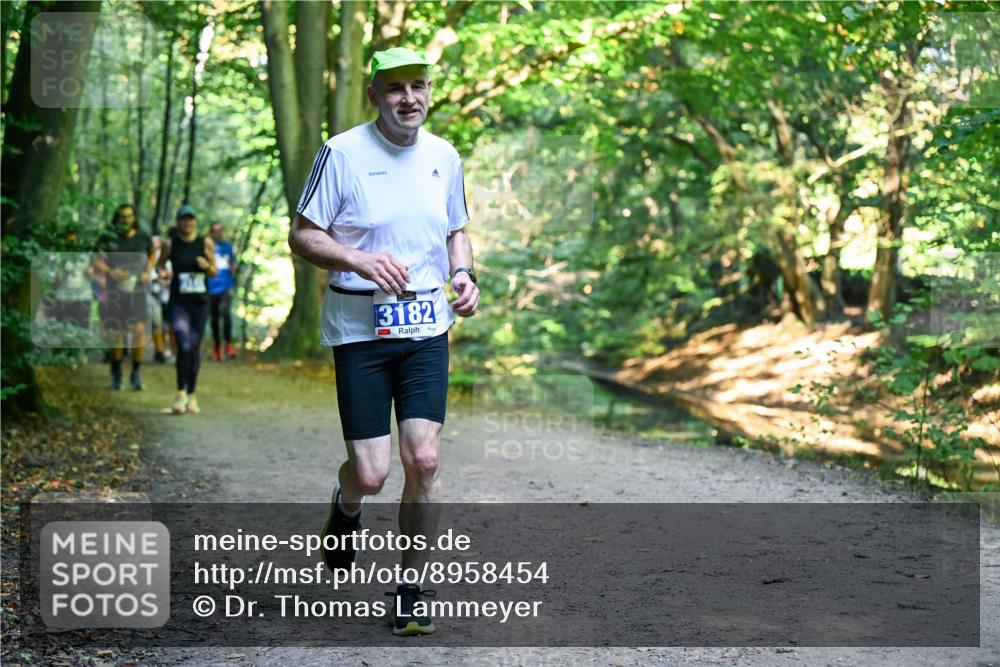 28.09.2025 - 33. Volkslauf durch das schöne Alstertal Dr. Thomas Lammeyer http://msf.ph/oto/8958454 28.09.2025 10:51:37 Laufen 3182 meine-sportfotos.de