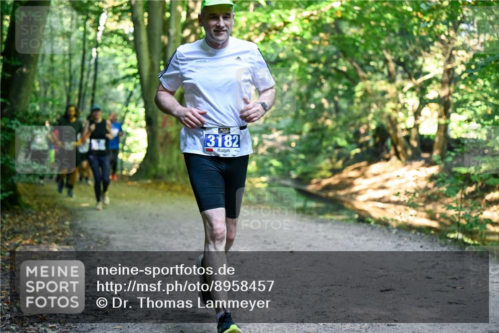 28.09.2025 - 33. Volkslauf durch das schöne Alstertal Dr. Thomas Lammeyer http://msf.ph/oto/8958457 28.09.2025 10:51:38 Laufen 3182 meine-sportfotos.de