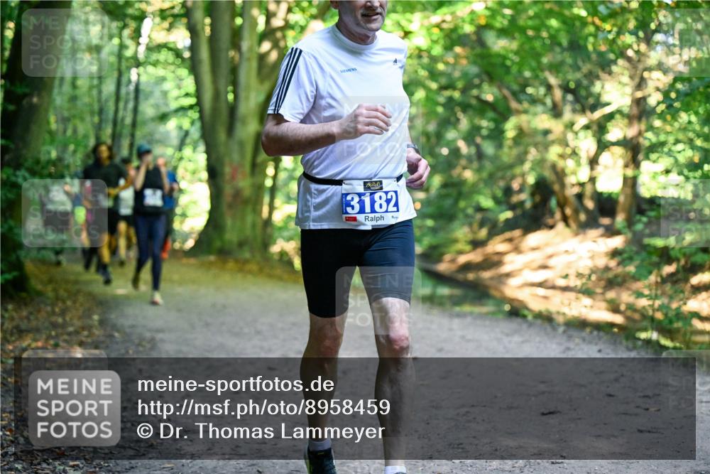28.09.2025 - 33. Volkslauf durch das schöne Alstertal Dr. Thomas Lammeyer http://msf.ph/oto/8958459 28.09.2025 10:51:38 Laufen 3182 meine-sportfotos.de