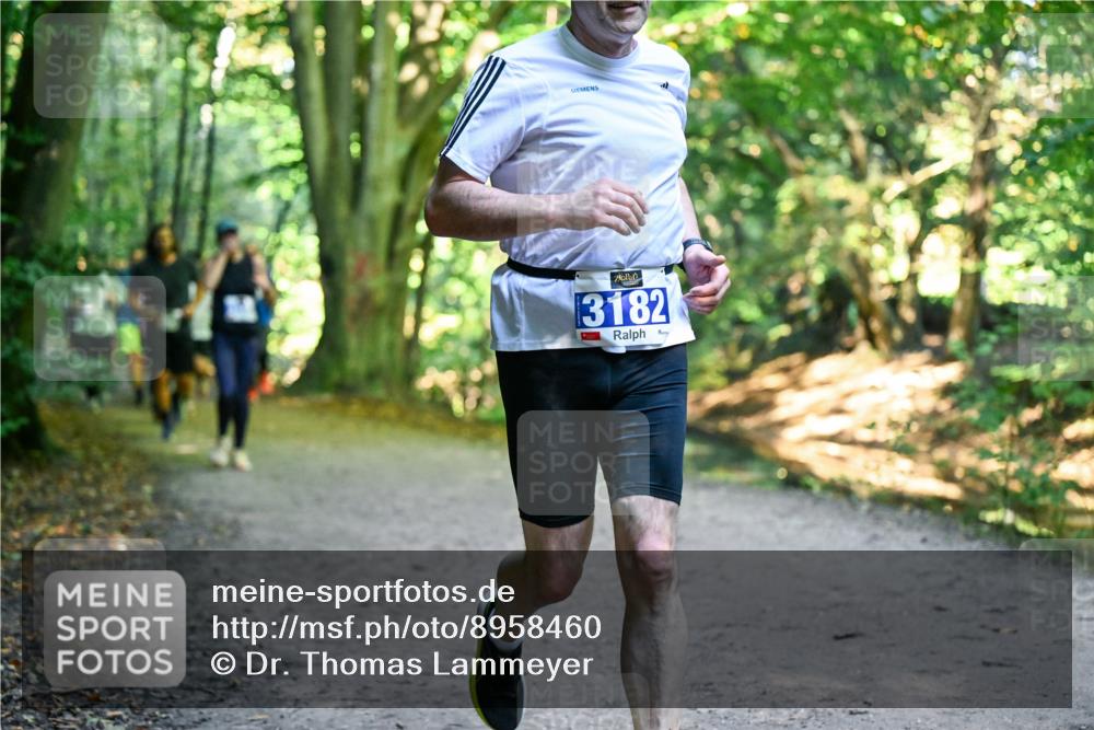 28.09.2025 - 33. Volkslauf durch das schöne Alstertal Dr. Thomas Lammeyer http://msf.ph/oto/8958460 28.09.2025 10:51:38 Laufen 3182 meine-sportfotos.de