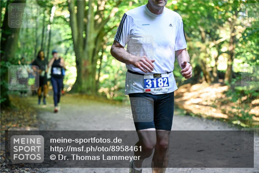 28.09.2025 - 33. Volkslauf durch das schöne Alstertal Dr. Thomas Lammeyer http://msf.ph/oto/8958461 28.09.2025 10:51:38 Laufen 3182 meine-sportfotos.de