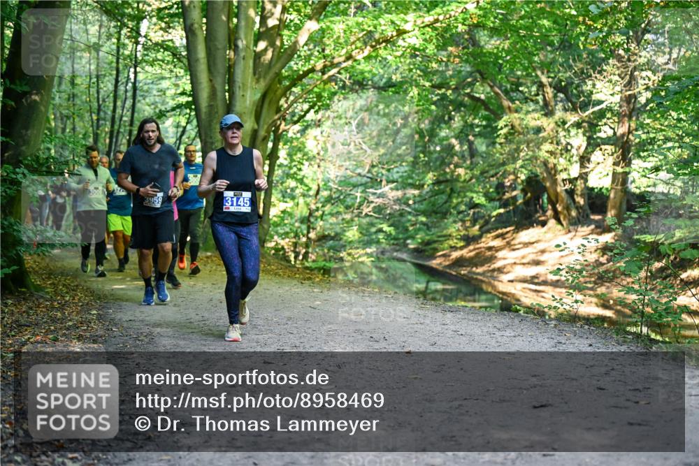 28.09.2025 - 33. Volkslauf durch das schöne Alstertal Dr. Thomas Lammeyer http://msf.ph/oto/8958469 28.09.2025 10:51:40 Laufen 300, 3959, 3145 meine-sportfotos.de
