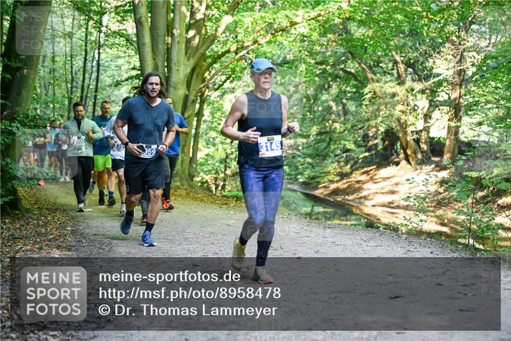 28.09.2025 - 33. Volkslauf durch das schöne Alstertal Dr. Thomas Lammeyer http://msf.ph/oto/8958478 28.09.2025 10:51:41 Laufen 3008, 359, 3145 meine-sportfotos.de