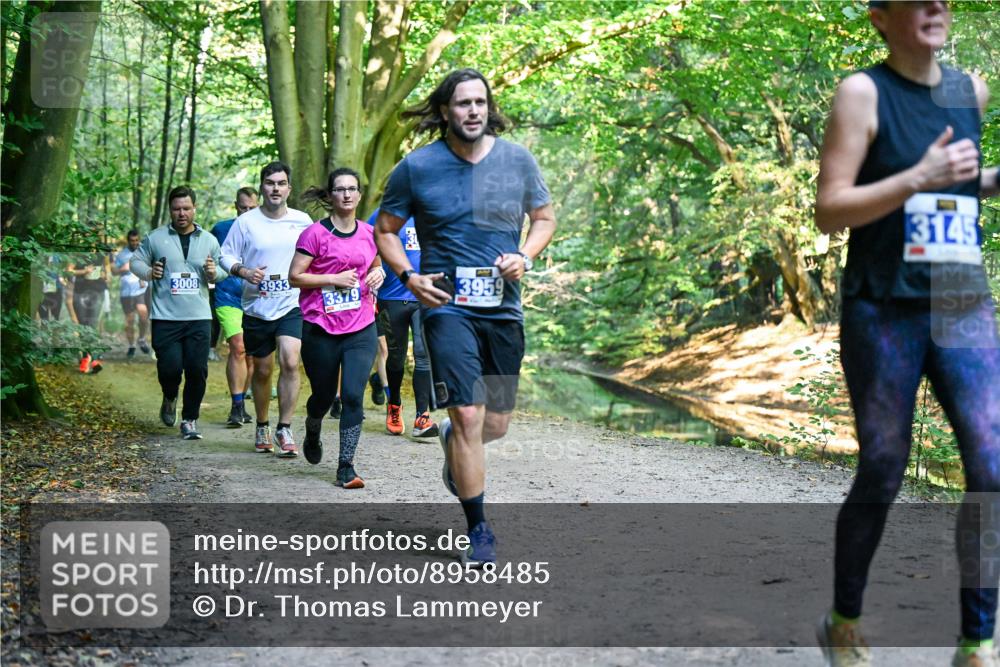 28.09.2025 - 33. Volkslauf durch das schöne Alstertal Dr. Thomas Lammeyer http://msf.ph/oto/8958485 28.09.2025 10:51:42 Laufen 3008, 3933, 3379, 3959, 3145 meine-sportfotos.de