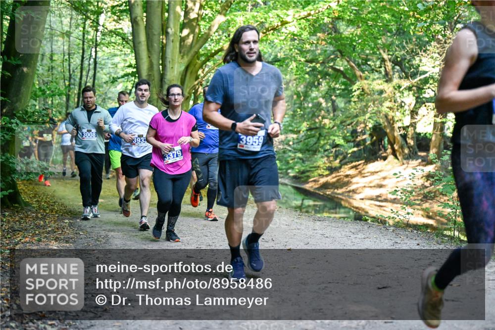 28.09.2025 - 33. Volkslauf durch das schöne Alstertal Dr. Thomas Lammeyer http://msf.ph/oto/8958486 28.09.2025 10:51:42 Laufen 3008, 3933, 3379, 3959 meine-sportfotos.de