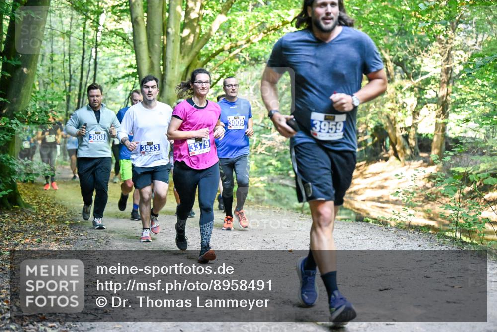28.09.2025 - 33. Volkslauf durch das schöne Alstertal Dr. Thomas Lammeyer http://msf.ph/oto/8958491 28.09.2025 10:51:43 Laufen 3008, 3933, 3379, 3009, 3959 meine-sportfotos.de