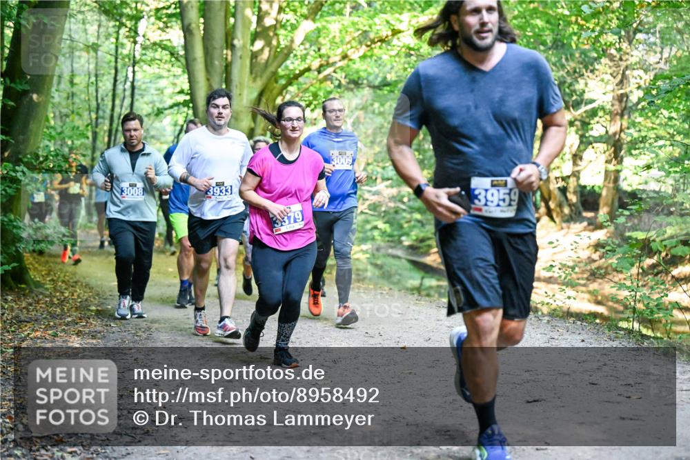 28.09.2025 - 33. Volkslauf durch das schöne Alstertal Dr. Thomas Lammeyer http://msf.ph/oto/8958492 28.09.2025 10:51:43 Laufen 3008, 3933, 3979, 3009, 3959 meine-sportfotos.de
