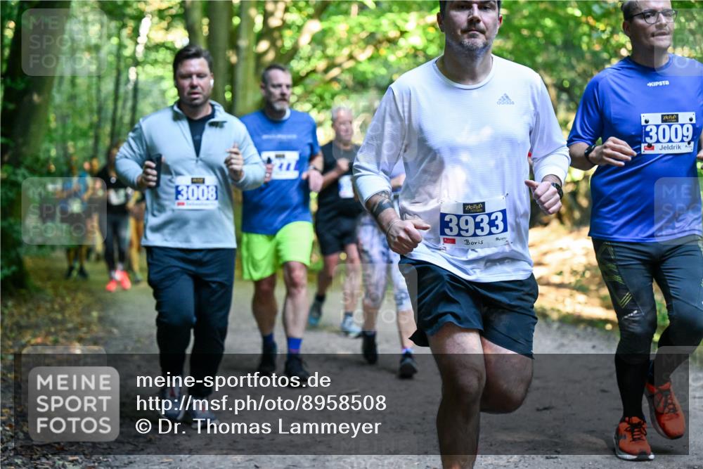 28.09.2025 - 33. Volkslauf durch das schöne Alstertal Dr. Thomas Lammeyer http://msf.ph/oto/8958508 28.09.2025 10:51:45 Laufen 3008, 3933, 13009 meine-sportfotos.de