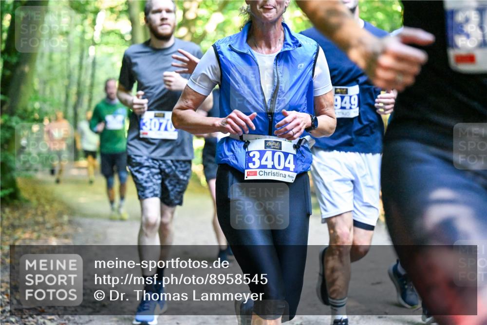 28.09.2025 - 33. Volkslauf durch das schöne Alstertal Dr. Thomas Lammeyer http://msf.ph/oto/8958545 28.09.2025 10:51:51 Laufen 3070, 3404, 949, 33 meine-sportfotos.de