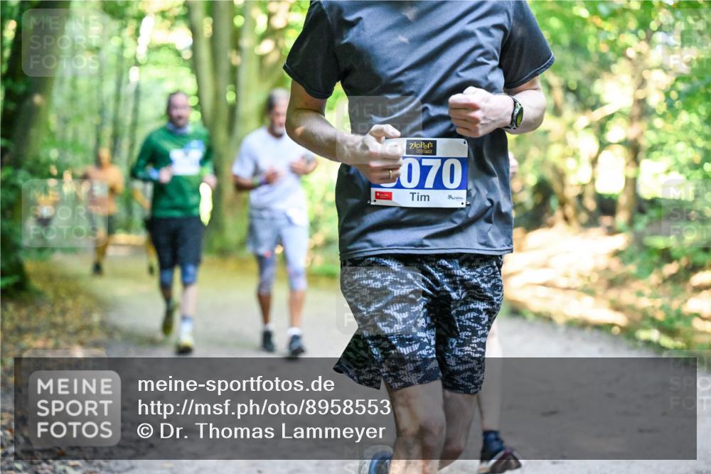 28.09.2025 - 33. Volkslauf durch das schöne Alstertal Dr. Thomas Lammeyer http://msf.ph/oto/8958553 28.09.2025 10:51:52 Laufen 070 meine-sportfotos.de