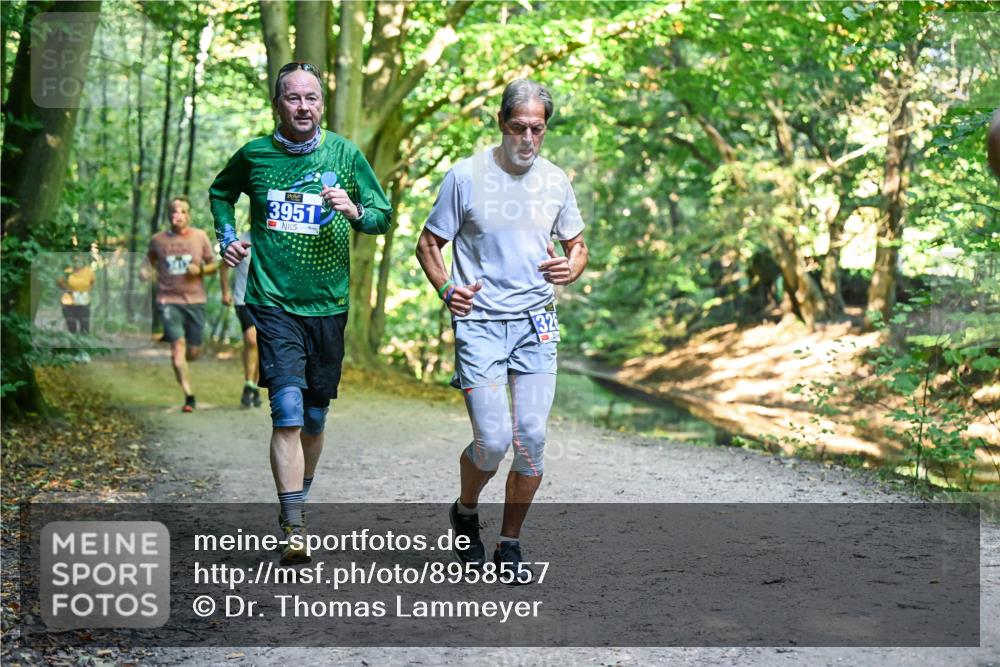 28.09.2025 - 33. Volkslauf durch das schöne Alstertal Dr. Thomas Lammeyer http://msf.ph/oto/8958557 28.09.2025 10:51:53 Laufen 3951, 1326 meine-sportfotos.de
