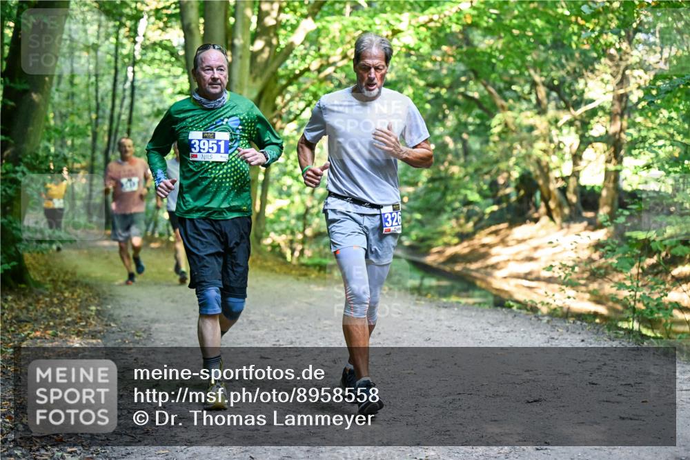 28.09.2025 - 33. Volkslauf durch das schöne Alstertal Dr. Thomas Lammeyer http://msf.ph/oto/8958558 28.09.2025 10:51:53 Laufen 3951, 1326 meine-sportfotos.de