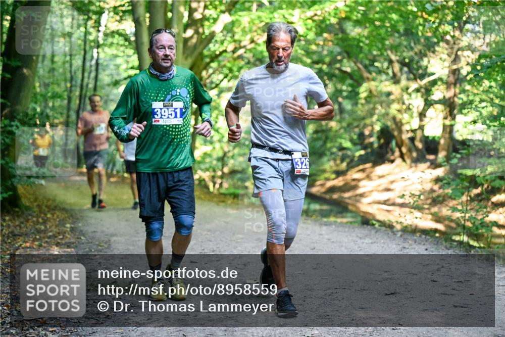 28.09.2025 - 33. Volkslauf durch das schöne Alstertal Dr. Thomas Lammeyer http://msf.ph/oto/8958559 28.09.2025 10:51:53 Laufen 3951, 1326 meine-sportfotos.de