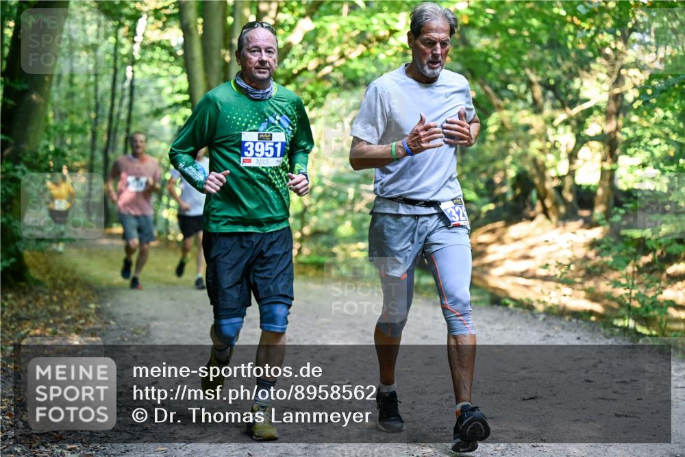 28.09.2025 - 33. Volkslauf durch das schöne Alstertal Dr. Thomas Lammeyer http://msf.ph/oto/8958562 28.09.2025 10:51:53 Laufen 3951, 32 meine-sportfotos.de
