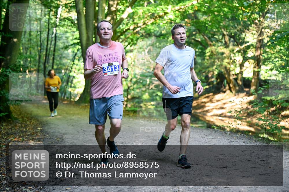 28.09.2025 - 33. Volkslauf durch das schöne Alstertal Dr. Thomas Lammeyer http://msf.ph/oto/8958575 28.09.2025 10:51:56 Laufen 3413 meine-sportfotos.de