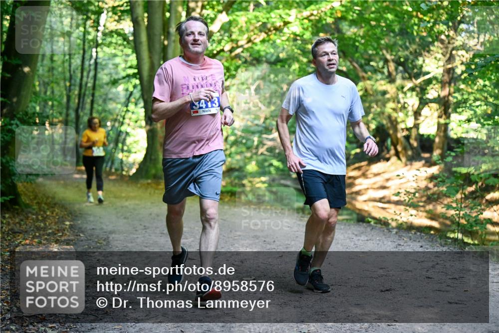 28.09.2025 - 33. Volkslauf durch das schöne Alstertal Dr. Thomas Lammeyer http://msf.ph/oto/8958576 28.09.2025 10:51:56 Laufen 3413 meine-sportfotos.de