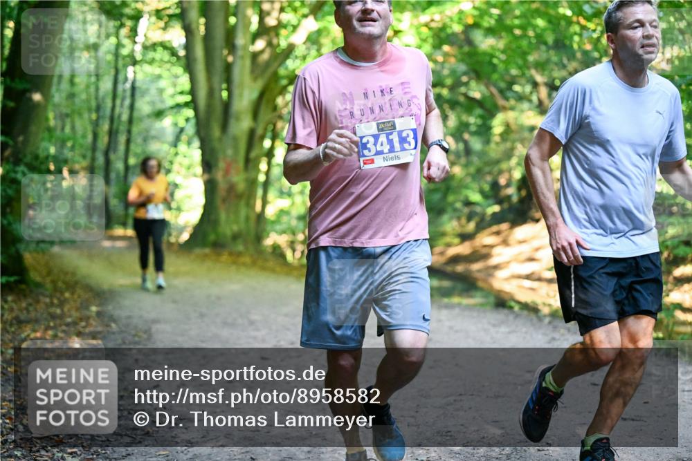28.09.2025 - 33. Volkslauf durch das schöne Alstertal Dr. Thomas Lammeyer http://msf.ph/oto/8958582 28.09.2025 10:51:57 Laufen 3413 meine-sportfotos.de