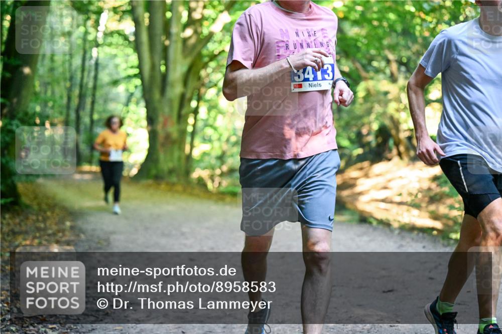 28.09.2025 - 33. Volkslauf durch das schöne Alstertal Dr. Thomas Lammeyer http://msf.ph/oto/8958583 28.09.2025 10:51:57 Laufen 3413 meine-sportfotos.de
