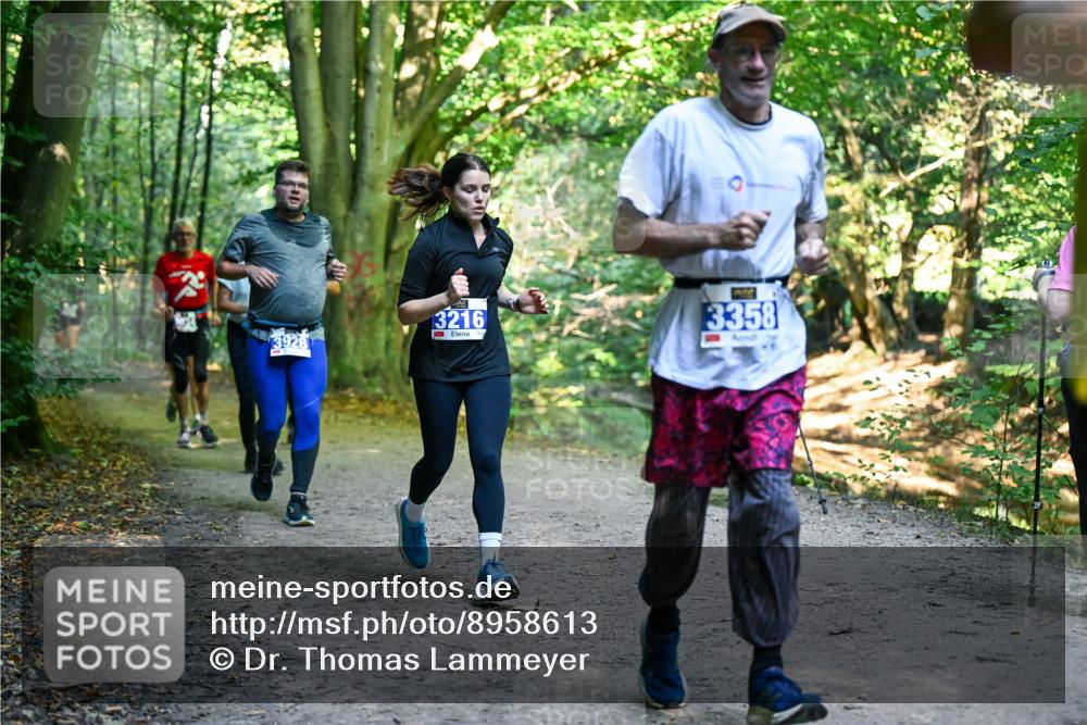 28.09.2025 - 33. Volkslauf durch das schöne Alstertal Dr. Thomas Lammeyer http://msf.ph/oto/8958613 28.09.2025 10:52:08 Laufen 3216, 3358, 3928 meine-sportfotos.de