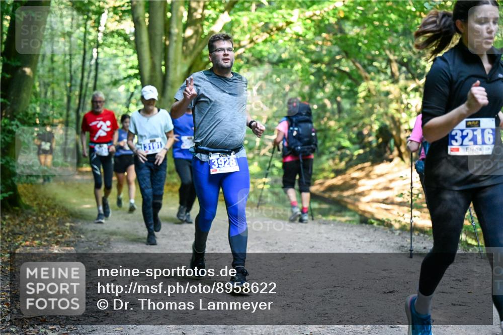 28.09.2025 - 33. Volkslauf durch das schöne Alstertal Dr. Thomas Lammeyer http://msf.ph/oto/8958622 28.09.2025 10:52:10 Laufen 13191, 3928, 3216 meine-sportfotos.de