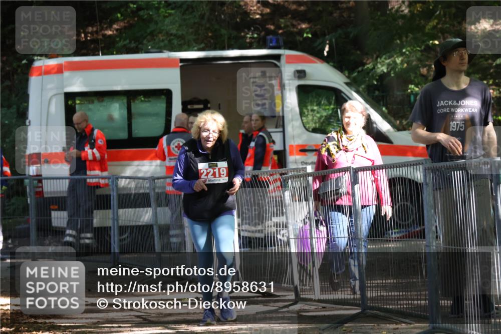 28.09.2025 - 33. Volkslauf durch das schöne Alstertal Strokosch-Dieckow http://msf.ph/oto/8958631 28.09.2025 13:38:49 Ziel 2219 meine-sportfotos.de