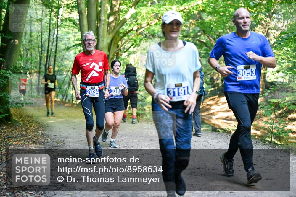28.09.2025 - 33. Volkslauf durch das schöne Alstertal Dr. Thomas Lammeyer http://msf.ph/oto/8958634 28.09.2025 10:52:12 Laufen 3034, 3395, 3191, 3053 meine-sportfotos.de