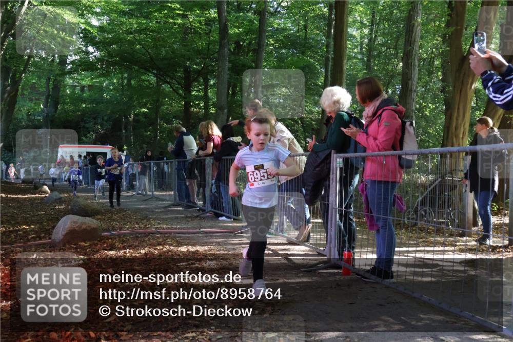 28.09.2025 - 33. Volkslauf durch das schöne Alstertal Strokosch-Dieckow http://msf.ph/oto/8958764 28.09.2025 10:42:03 Ziel  meine-sportfotos.de