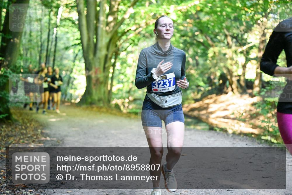28.09.2025 - 33. Volkslauf durch das schöne Alstertal Dr. Thomas Lammeyer http://msf.ph/oto/8958807 28.09.2025 10:52:49 Laufen 3237 meine-sportfotos.de