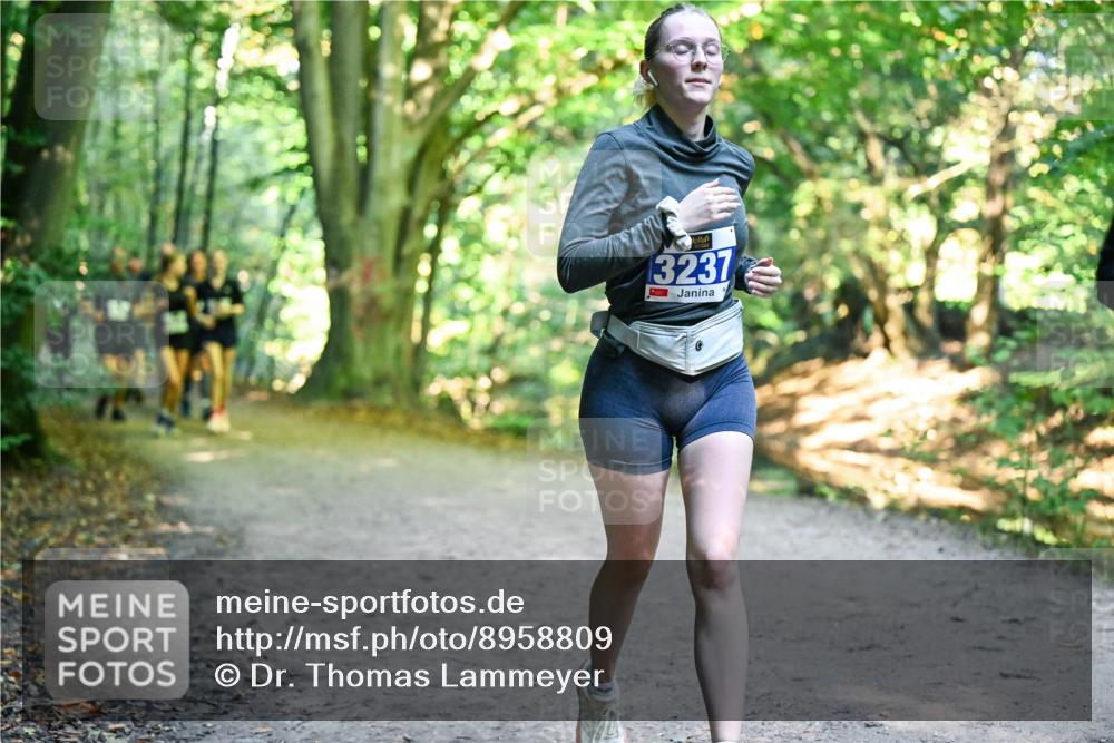 28.09.2025 - 33. Volkslauf durch das schöne Alstertal Dr. Thomas Lammeyer http://msf.ph/oto/8958809 28.09.2025 10:52:49 Laufen 13237 meine-sportfotos.de