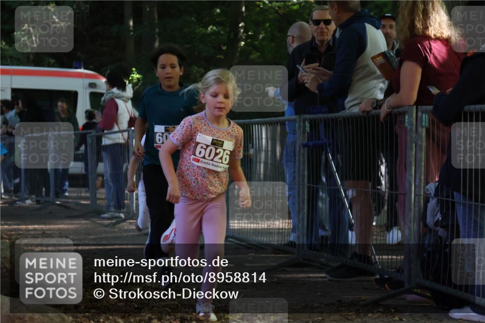 28.09.2025 - 33. Volkslauf durch das schöne Alstertal Strokosch-Dieckow http://msf.ph/oto/8958814 28.09.2025 10:42:13 Ziel  meine-sportfotos.de