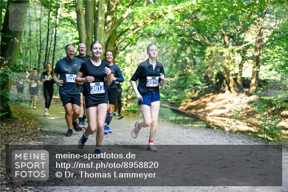 28.09.2025 - 33. Volkslauf durch das schöne Alstertal Dr. Thomas Lammeyer http://msf.ph/oto/8958820 28.09.2025 10:52:54 Laufen 3221, 3013, 3015 meine-sportfotos.de
