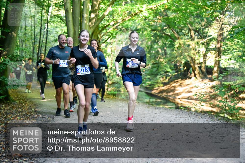 28.09.2025 - 33. Volkslauf durch das schöne Alstertal Dr. Thomas Lammeyer http://msf.ph/oto/8958822 28.09.2025 10:52:54 Laufen 3221, 3013, 30 meine-sportfotos.de