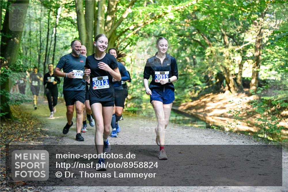 28.09.2025 - 33. Volkslauf durch das schöne Alstertal Dr. Thomas Lammeyer http://msf.ph/oto/8958824 28.09.2025 10:52:54 Laufen 3013, 3015 meine-sportfotos.de