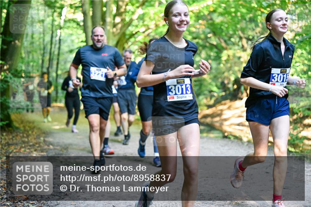 28.09.2025 - 33. Volkslauf durch das schöne Alstertal Dr. Thomas Lammeyer http://msf.ph/oto/8958837 28.09.2025 10:52:55 Laufen 3013, 3015, 1 meine-sportfotos.de