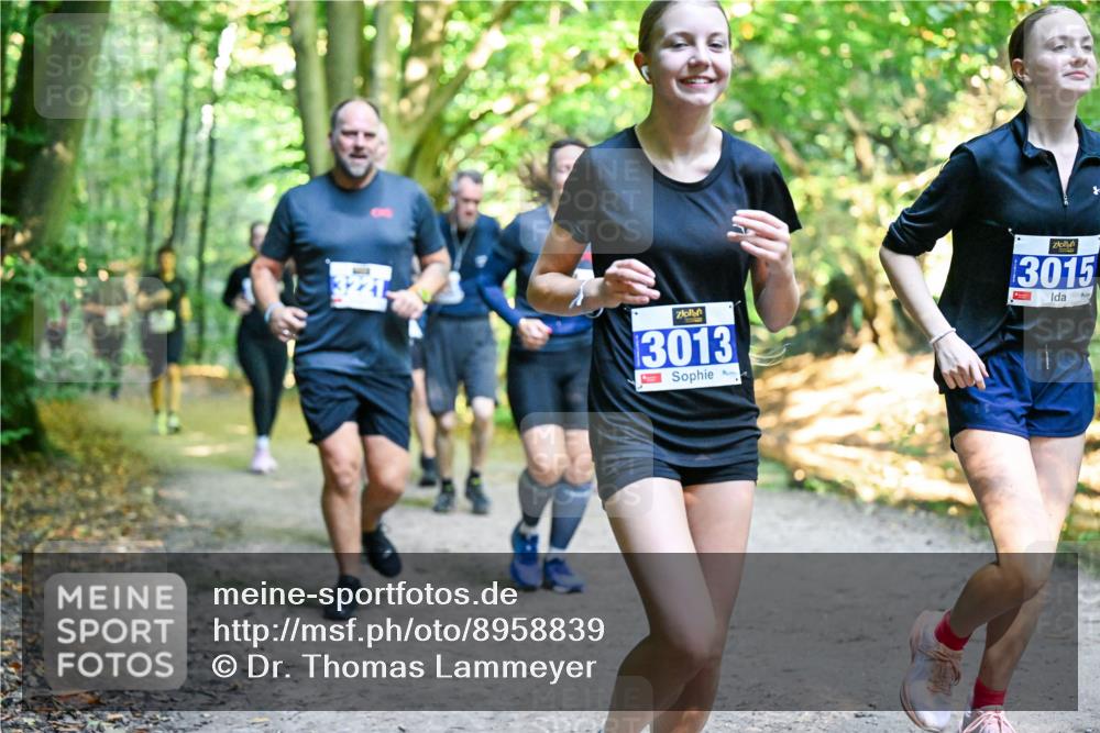 28.09.2025 - 33. Volkslauf durch das schöne Alstertal Dr. Thomas Lammeyer http://msf.ph/oto/8958839 28.09.2025 10:52:55 Laufen 3013, 3015 meine-sportfotos.de
