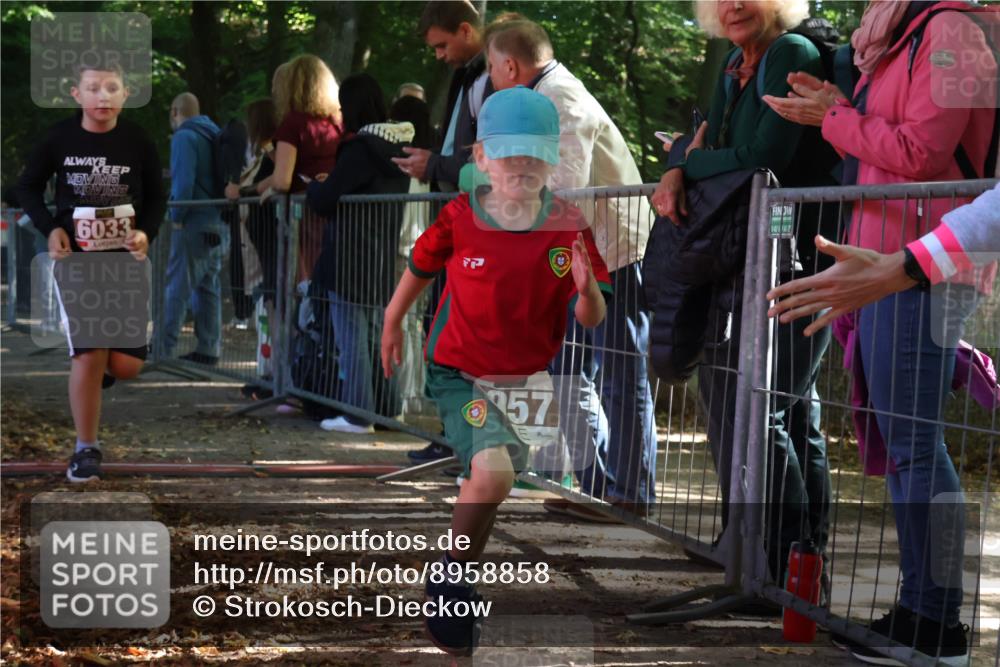 28.09.2025 - 33. Volkslauf durch das schöne Alstertal Strokosch-Dieckow http://msf.ph/oto/8958858 28.09.2025 10:42:22 Ziel  meine-sportfotos.de