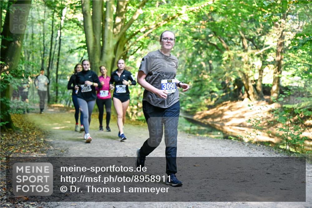 28.09.2025 - 33. Volkslauf durch das schöne Alstertal Dr. Thomas Lammeyer http://msf.ph/oto/8958911 28.09.2025 10:53:03 Laufen 3054, 13090 meine-sportfotos.de