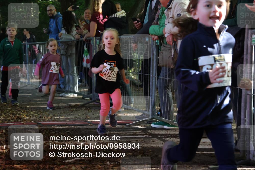 28.09.2025 - 33. Volkslauf durch das schöne Alstertal Strokosch-Dieckow http://msf.ph/oto/8958934 28.09.2025 10:42:38 Ziel  meine-sportfotos.de
